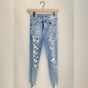 American Eagle High Rise Jegging Ripped Hem